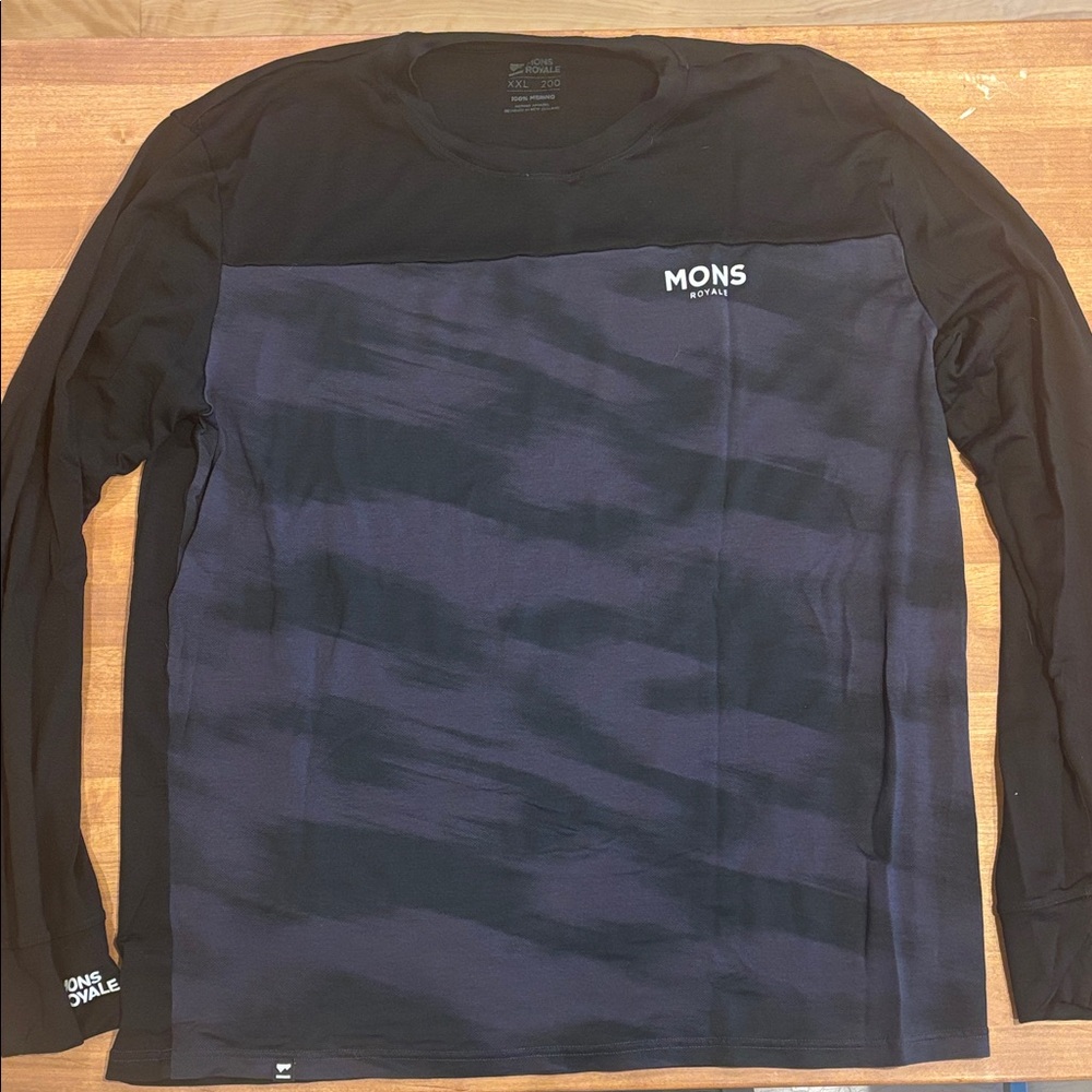 Mons Royale Yotei 100% Merino - size XXL - medium weight. Long-Sleeve Shirt